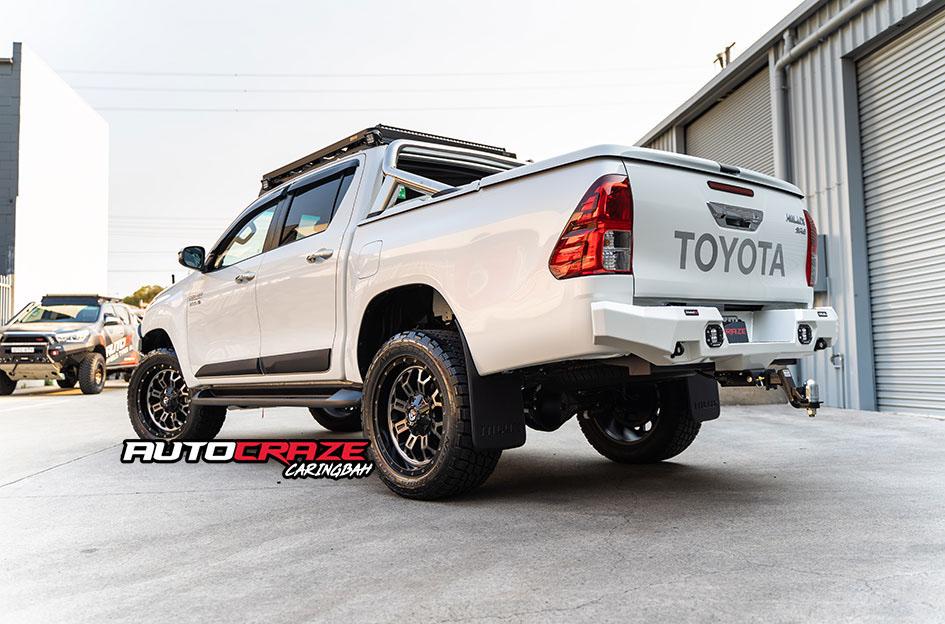 TOYOTA HILUX 4WD CRUSH GLOSS BLACK DOUBLE DARK TINT